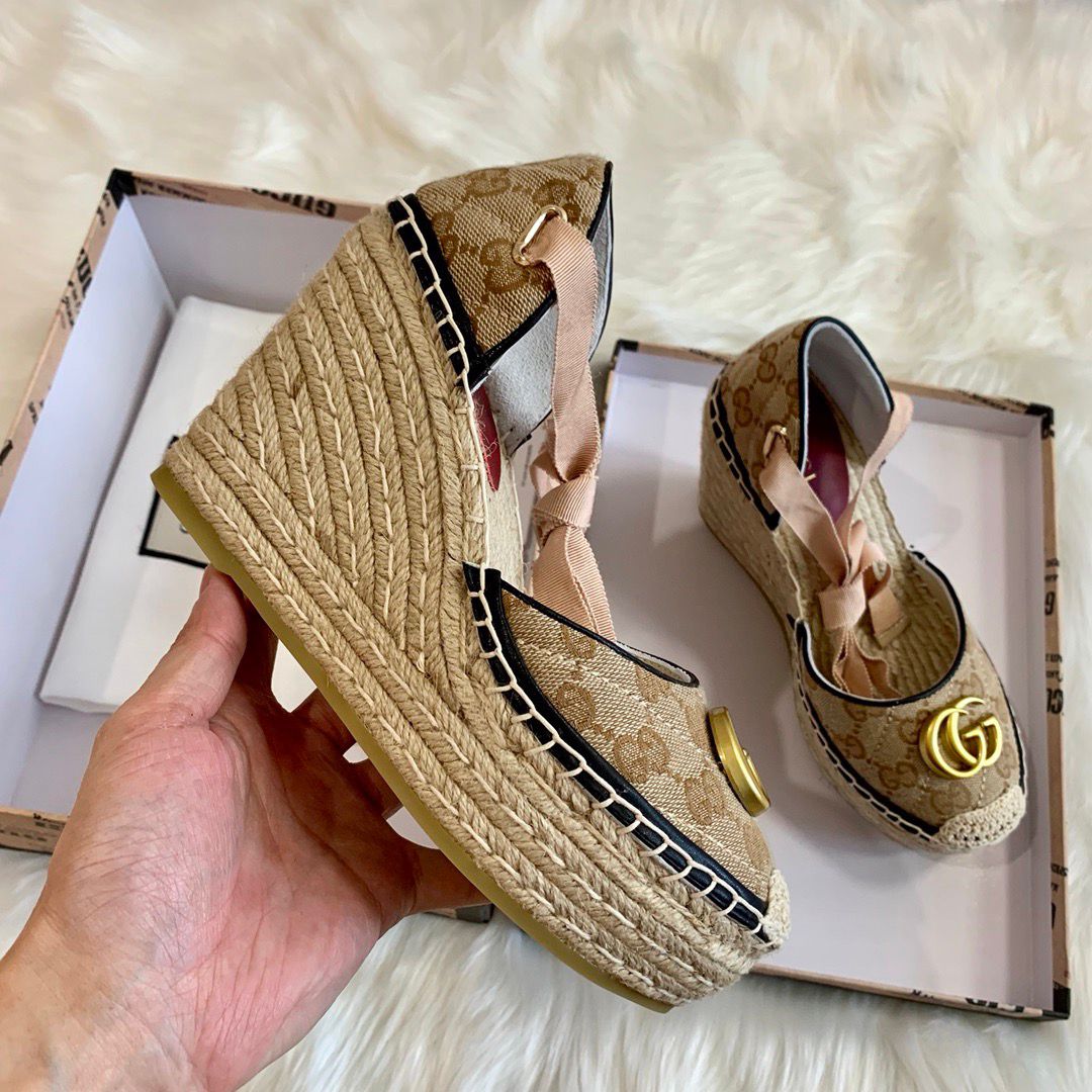 GG Sandals