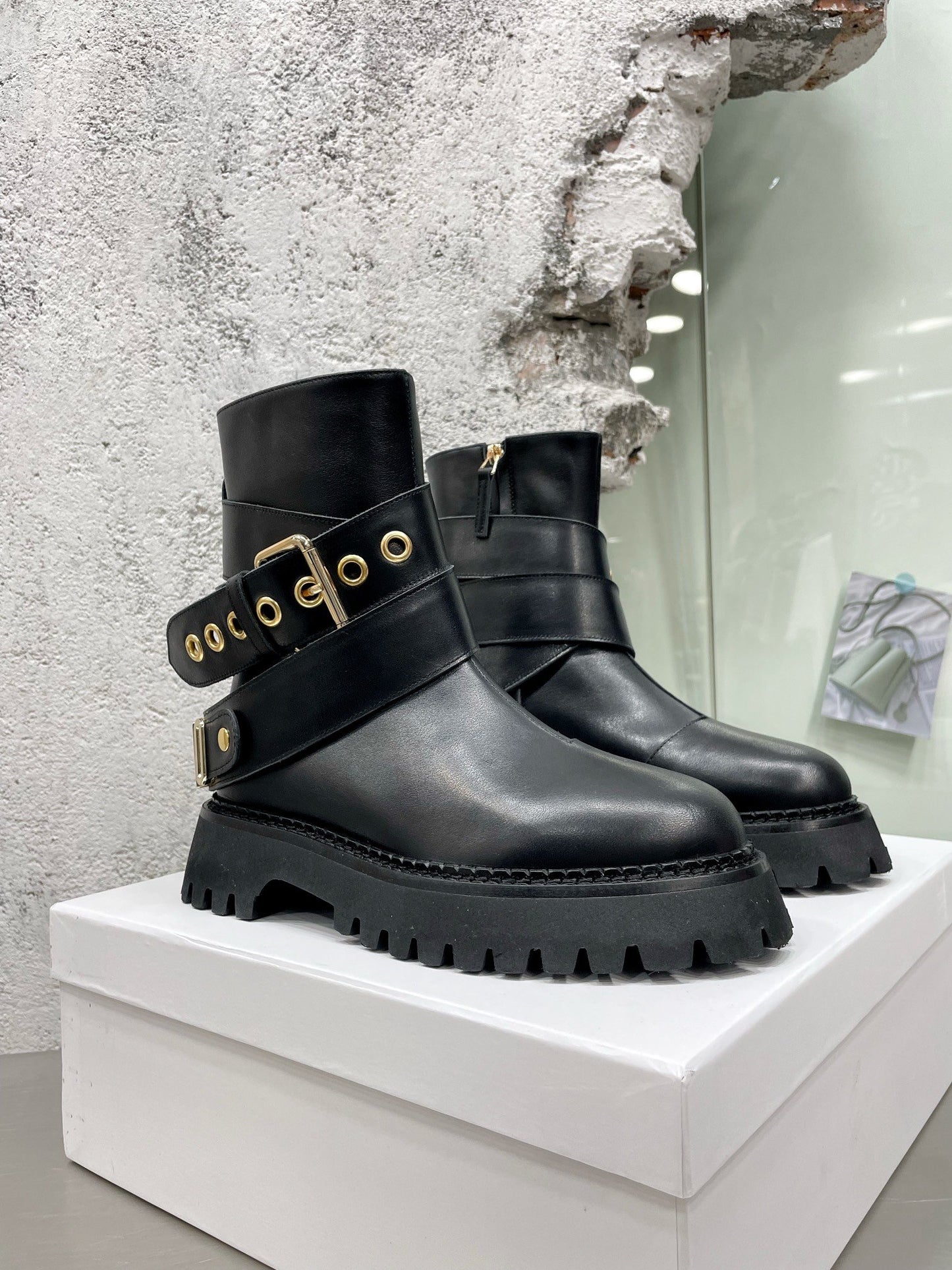 MSCHNO Boots