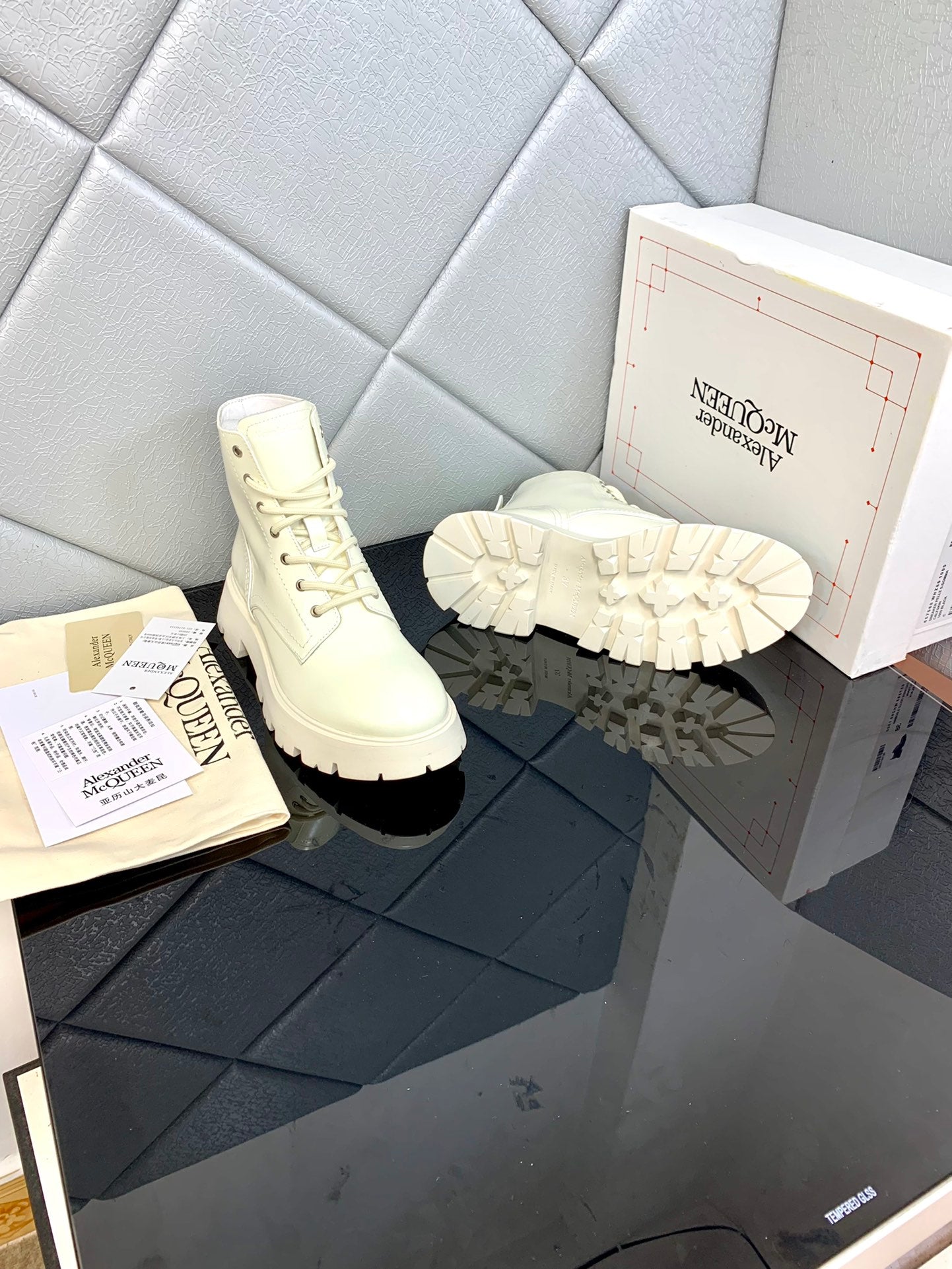 M*QUEE*N BOOTS