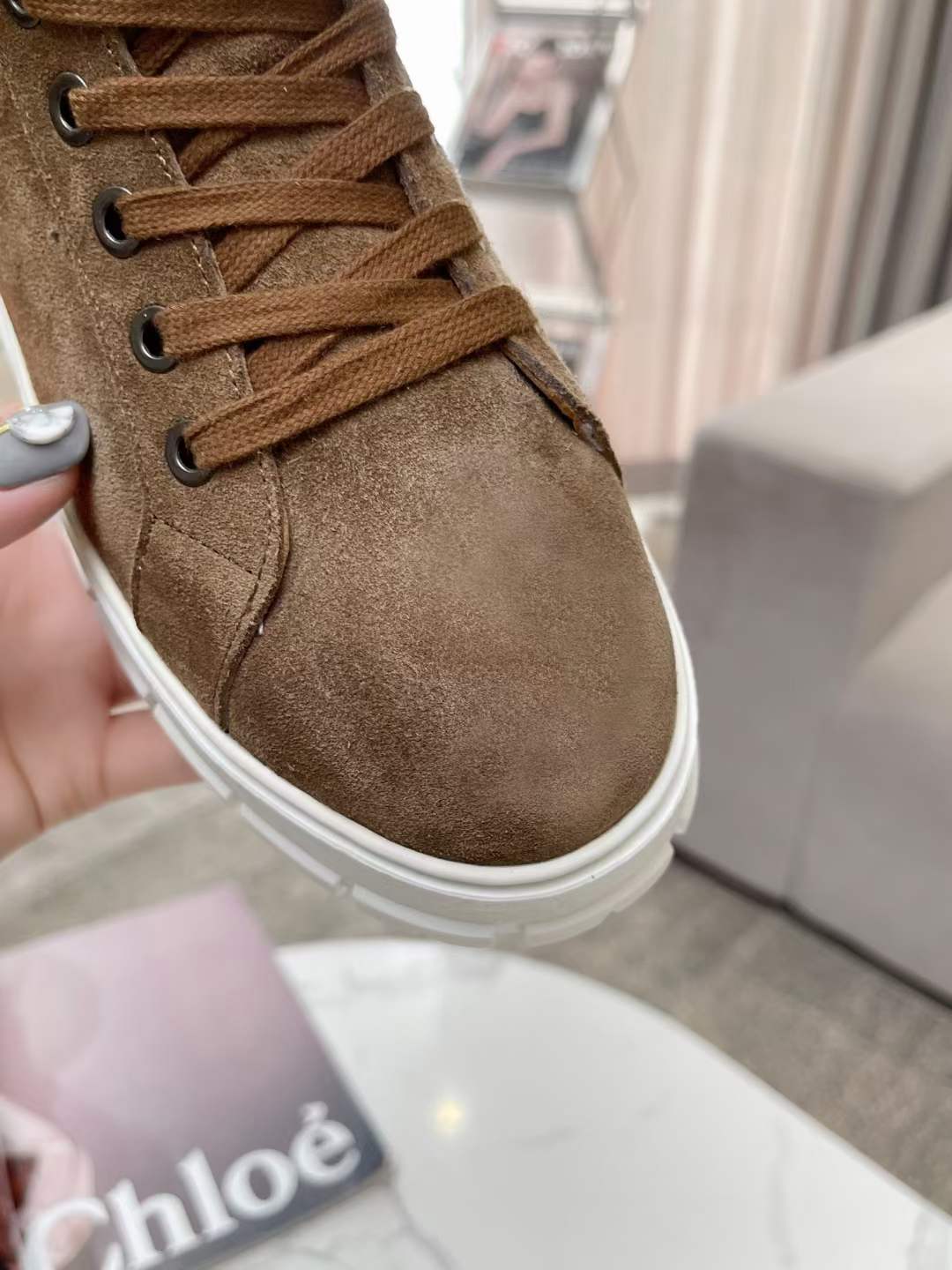 P*RA*DA SNEAKER