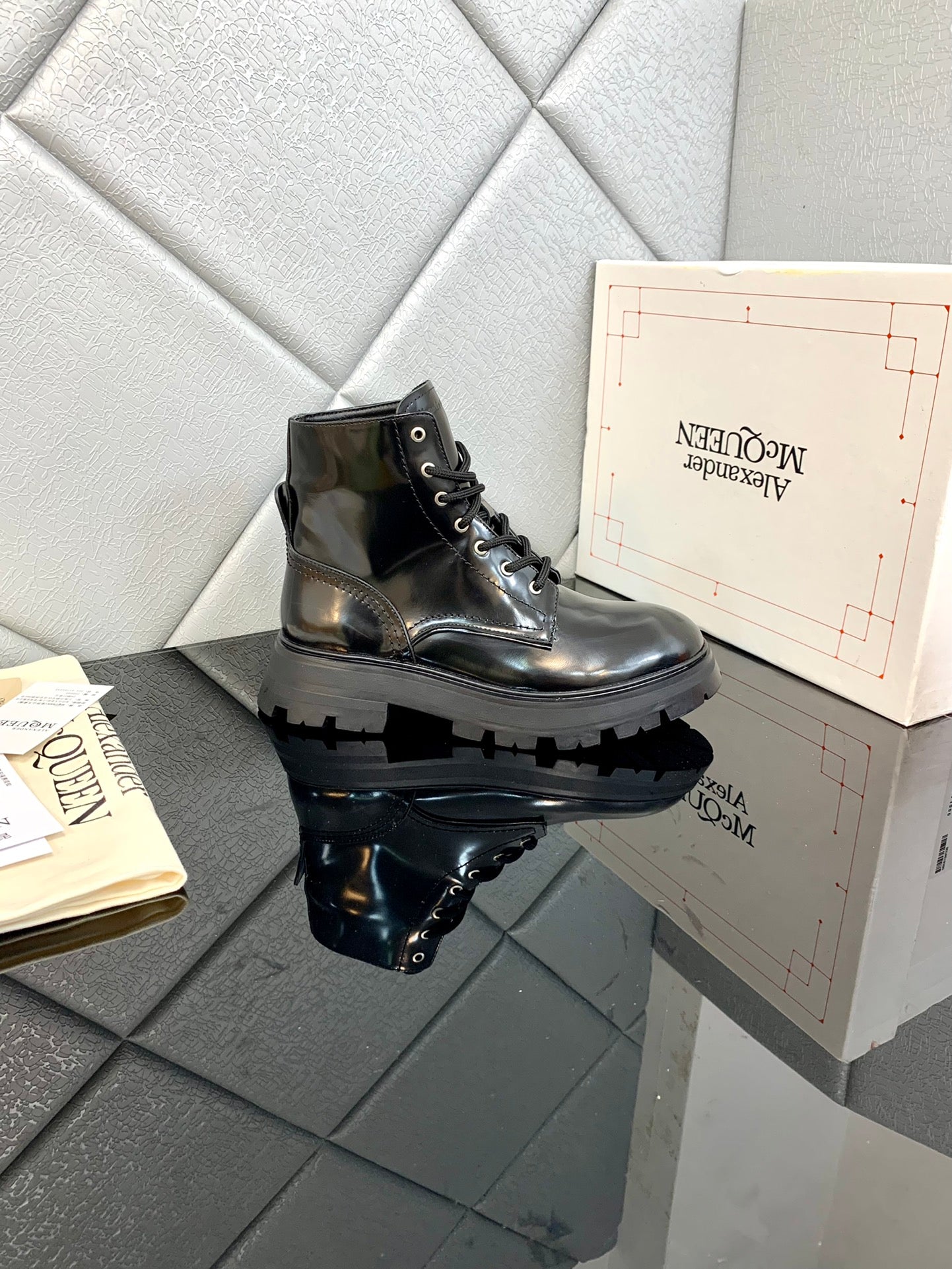 M*QUEE*N BOOTS