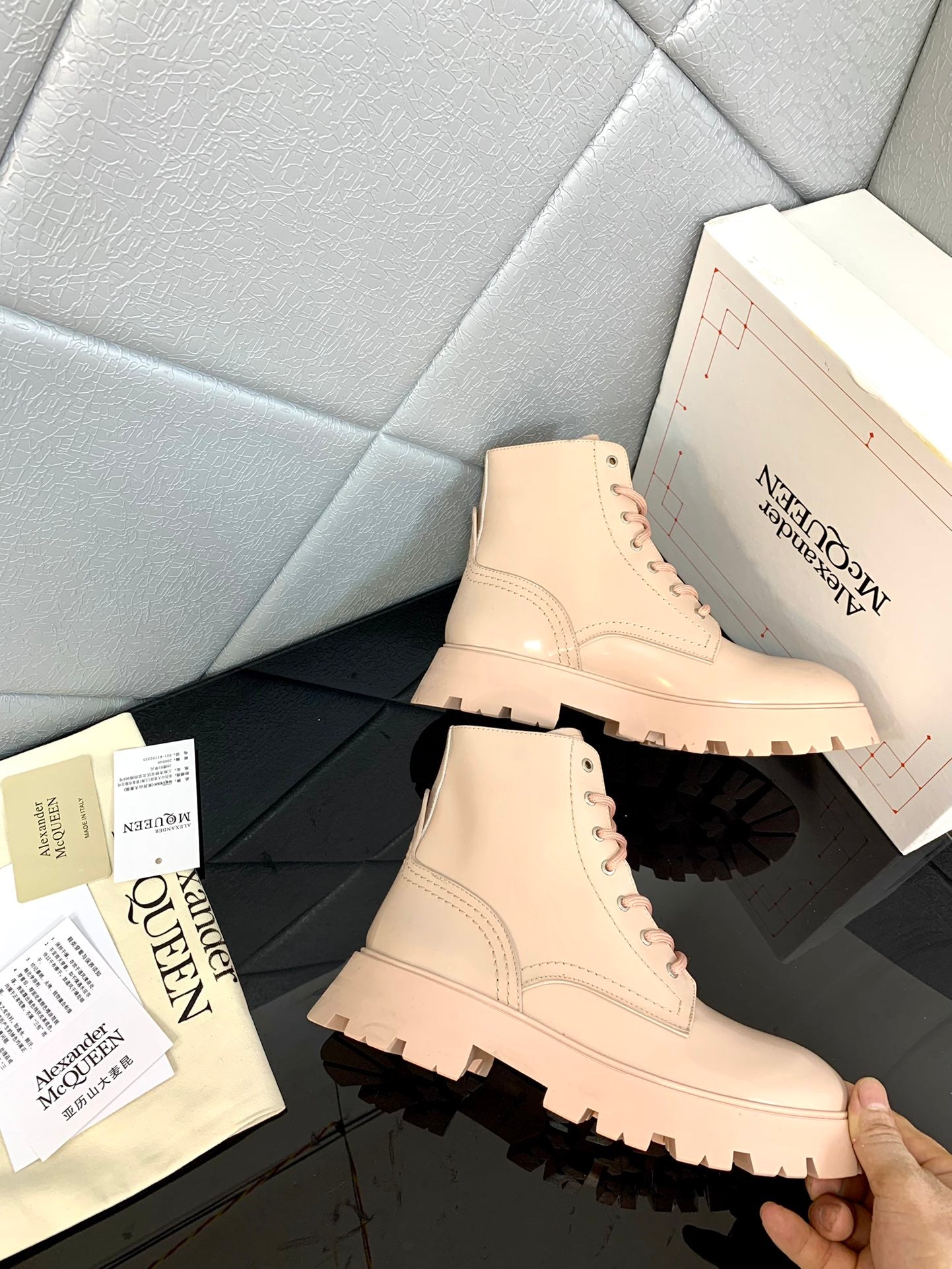 M*QUEE*N BOOTS