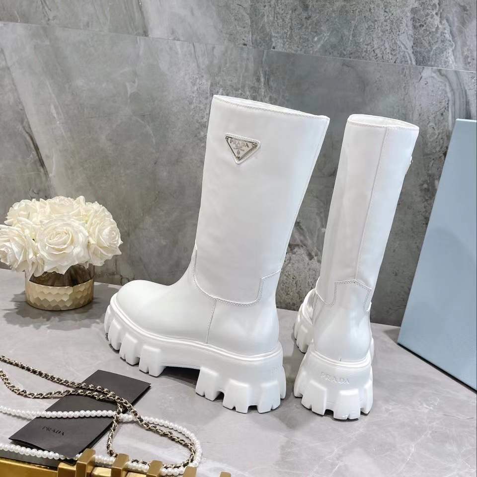 P*RA*DA STIEFEL