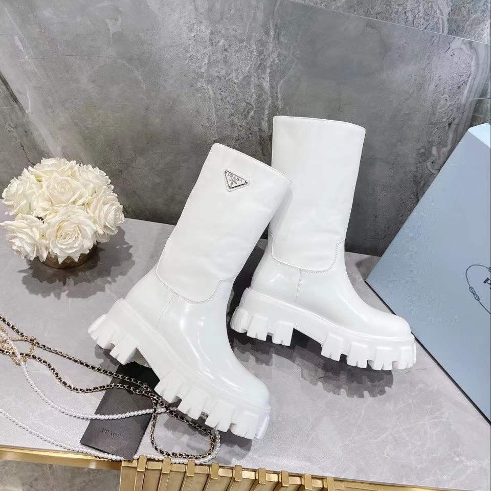 P*RA*DA STIEFEL