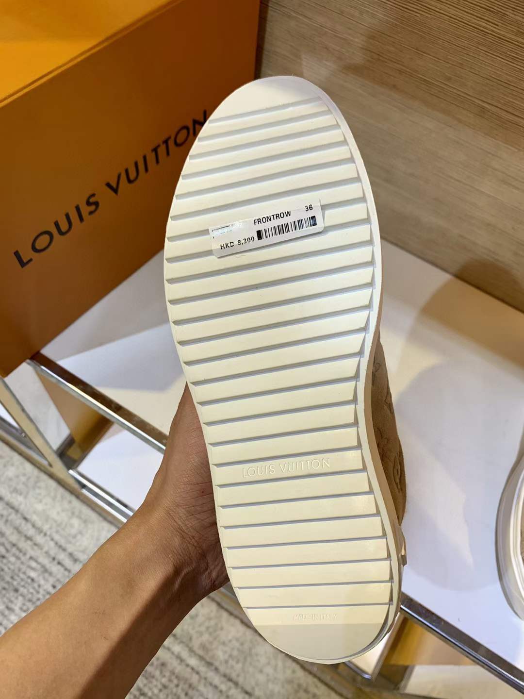 L*V Sneaker