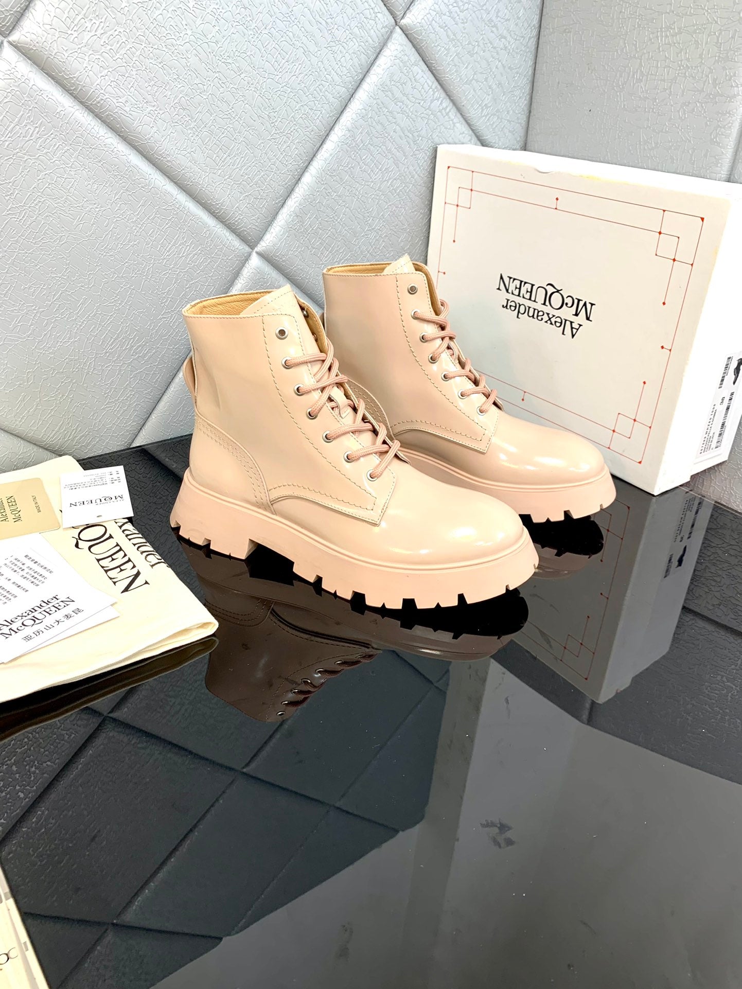 M*QUEE*N BOOTS