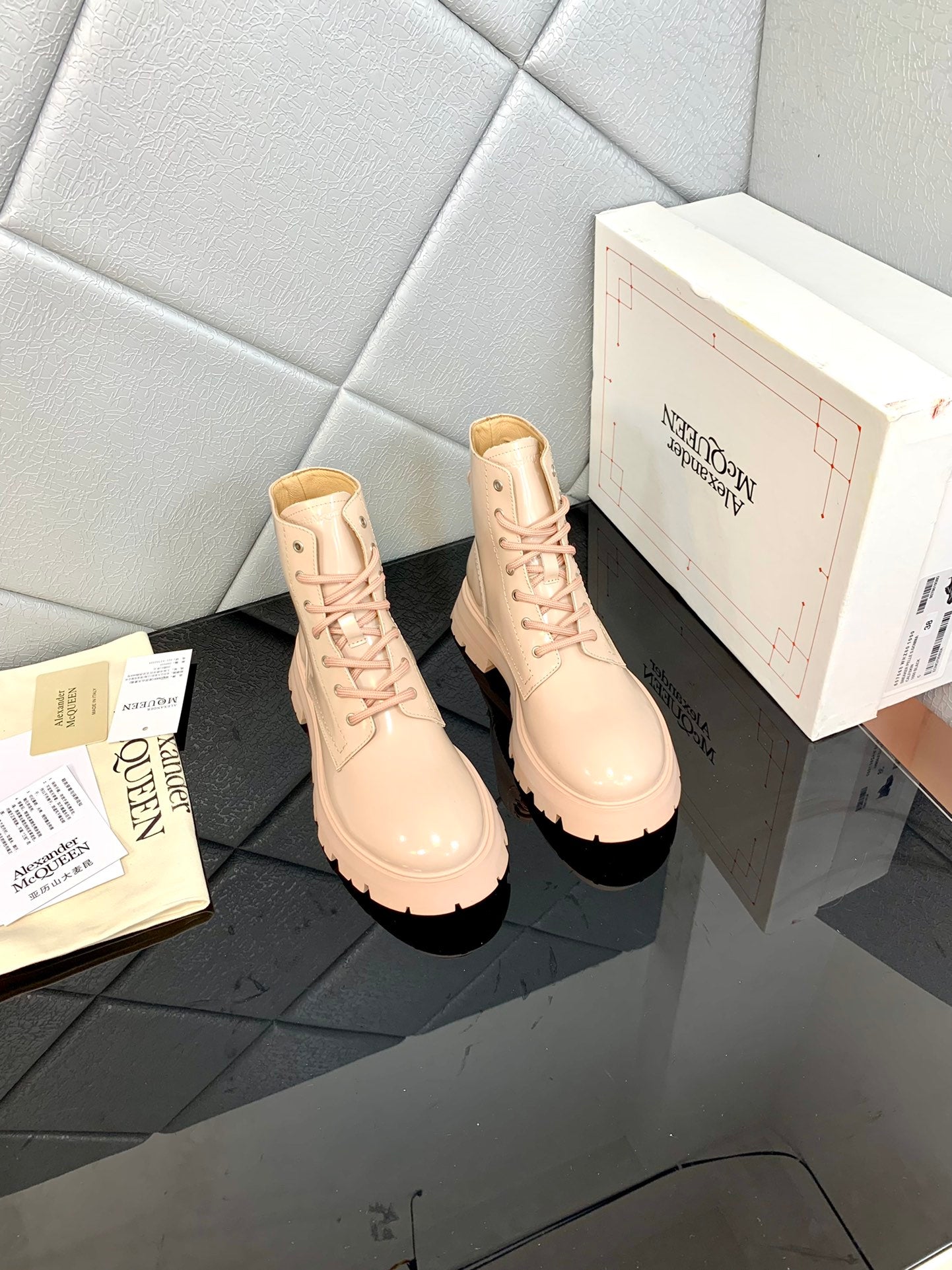 M*QUEE*N BOOTS