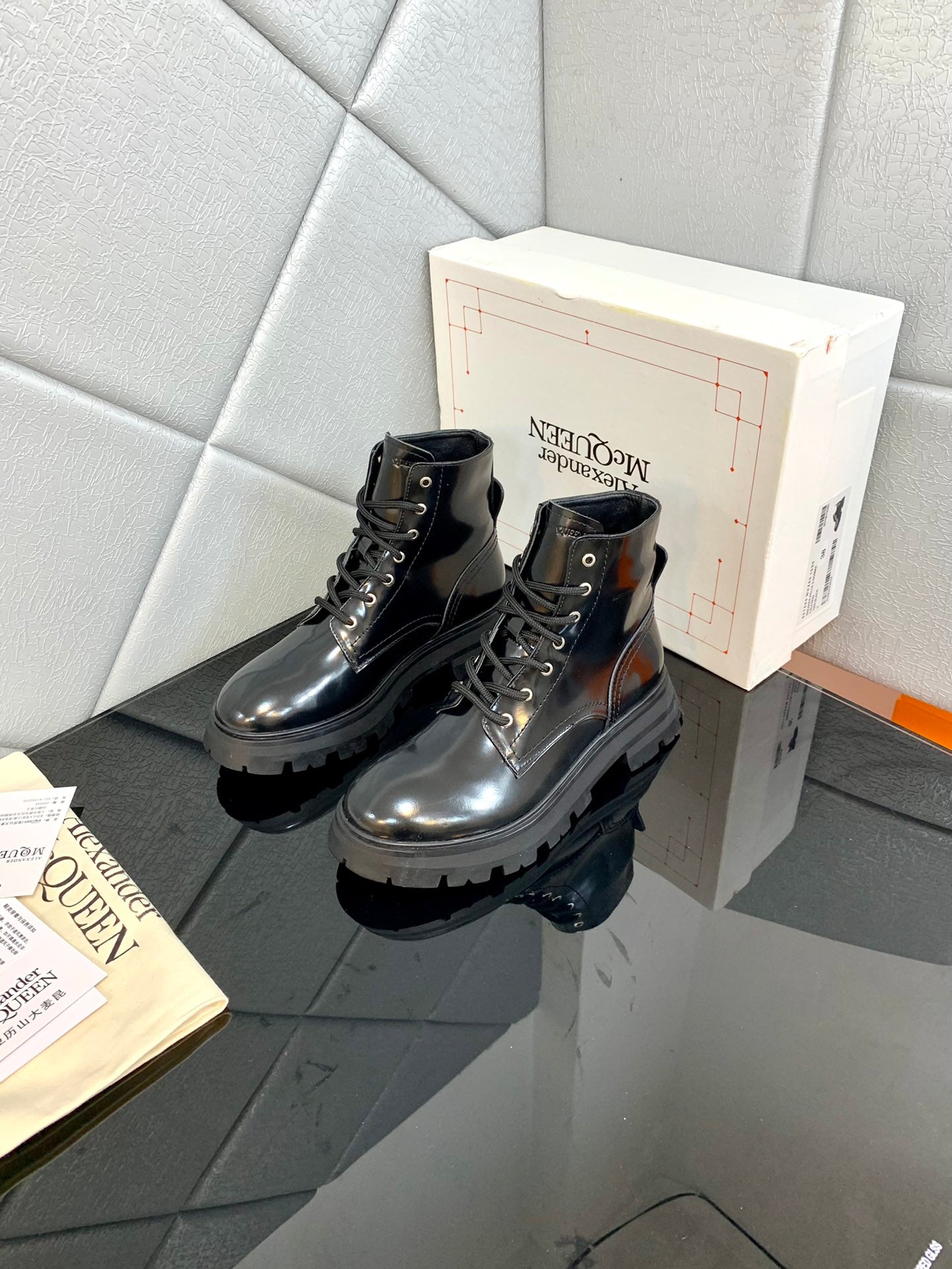 M*QUEE*N BOOTS