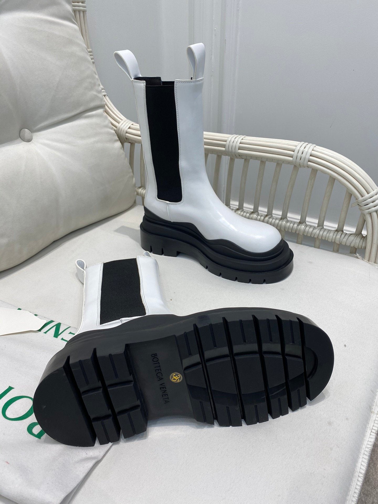 BO*TTEG*A Boots Lang