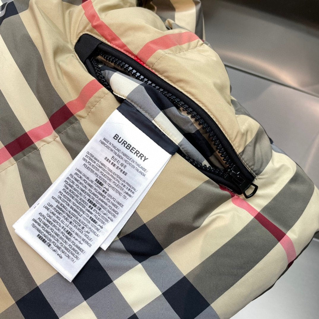 BUR*BER*RY DOWN JACKET