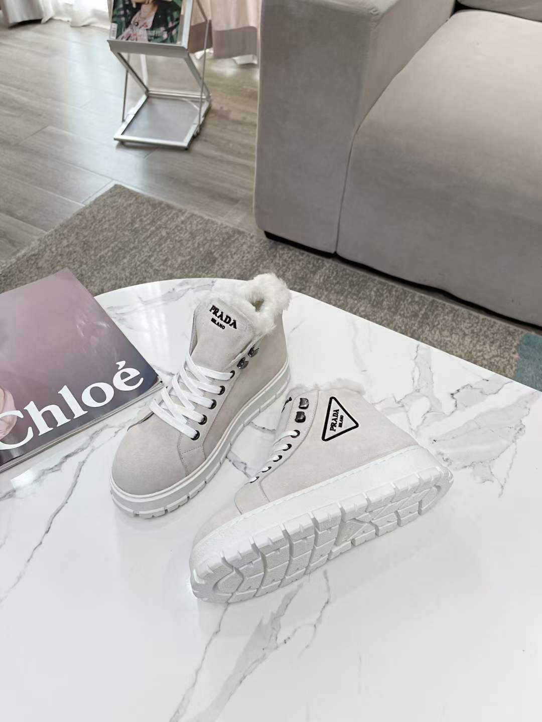 P*RA*DA SNEAKER