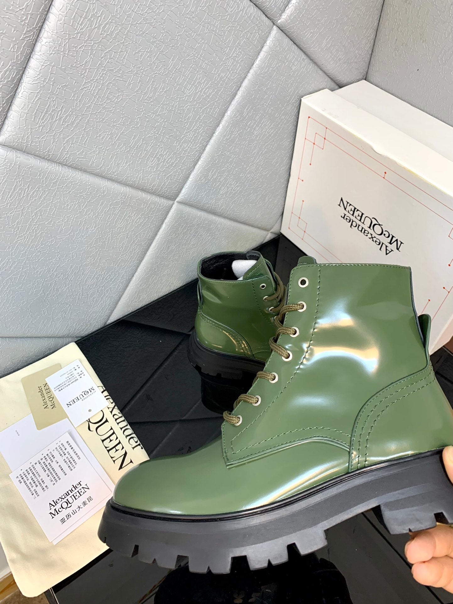 M*QUEE*N BOOTS