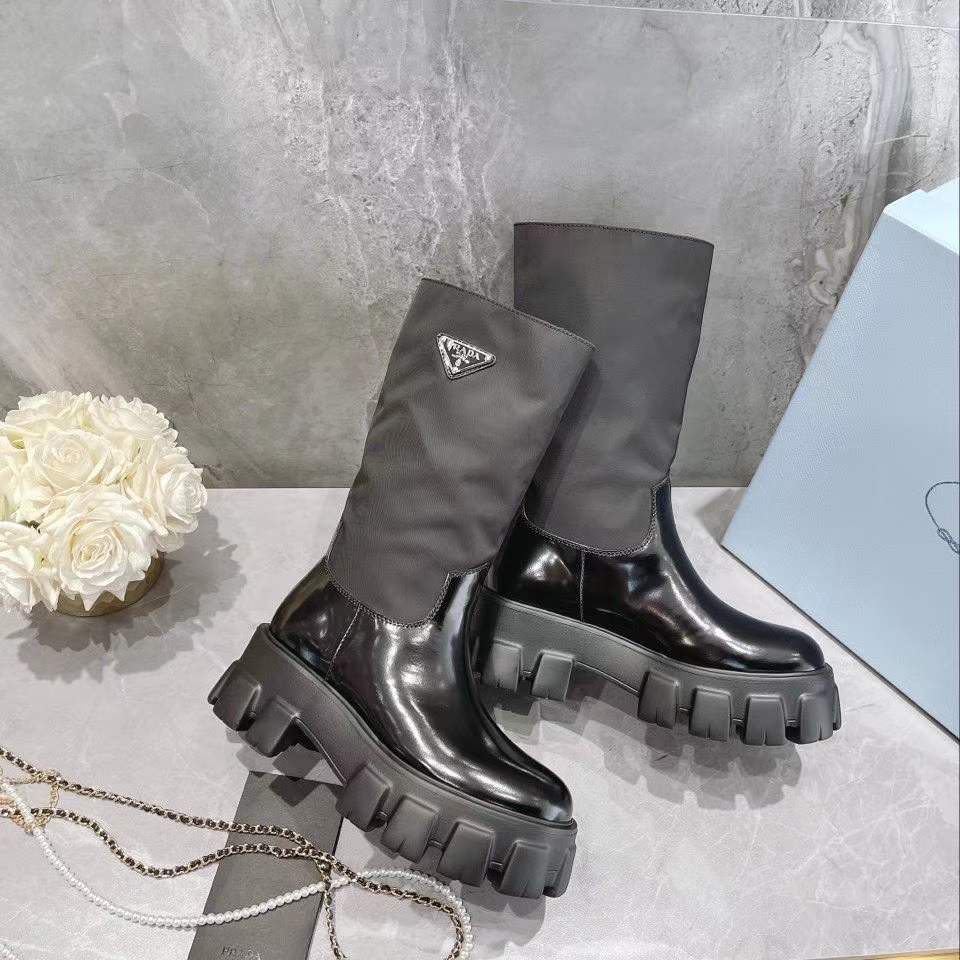 P*RA*DA STIEFEL
