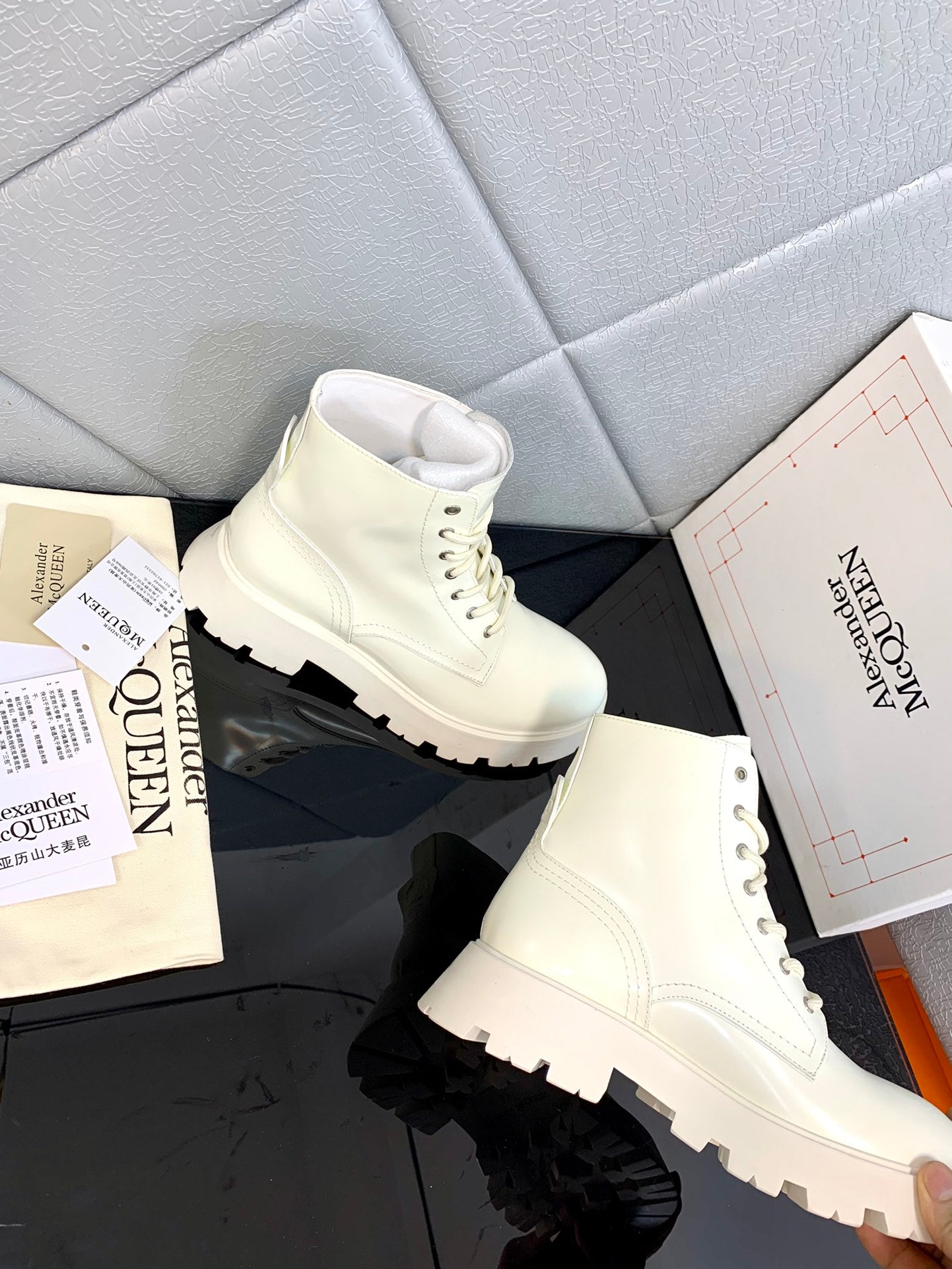 M*QUEE*N BOOTS