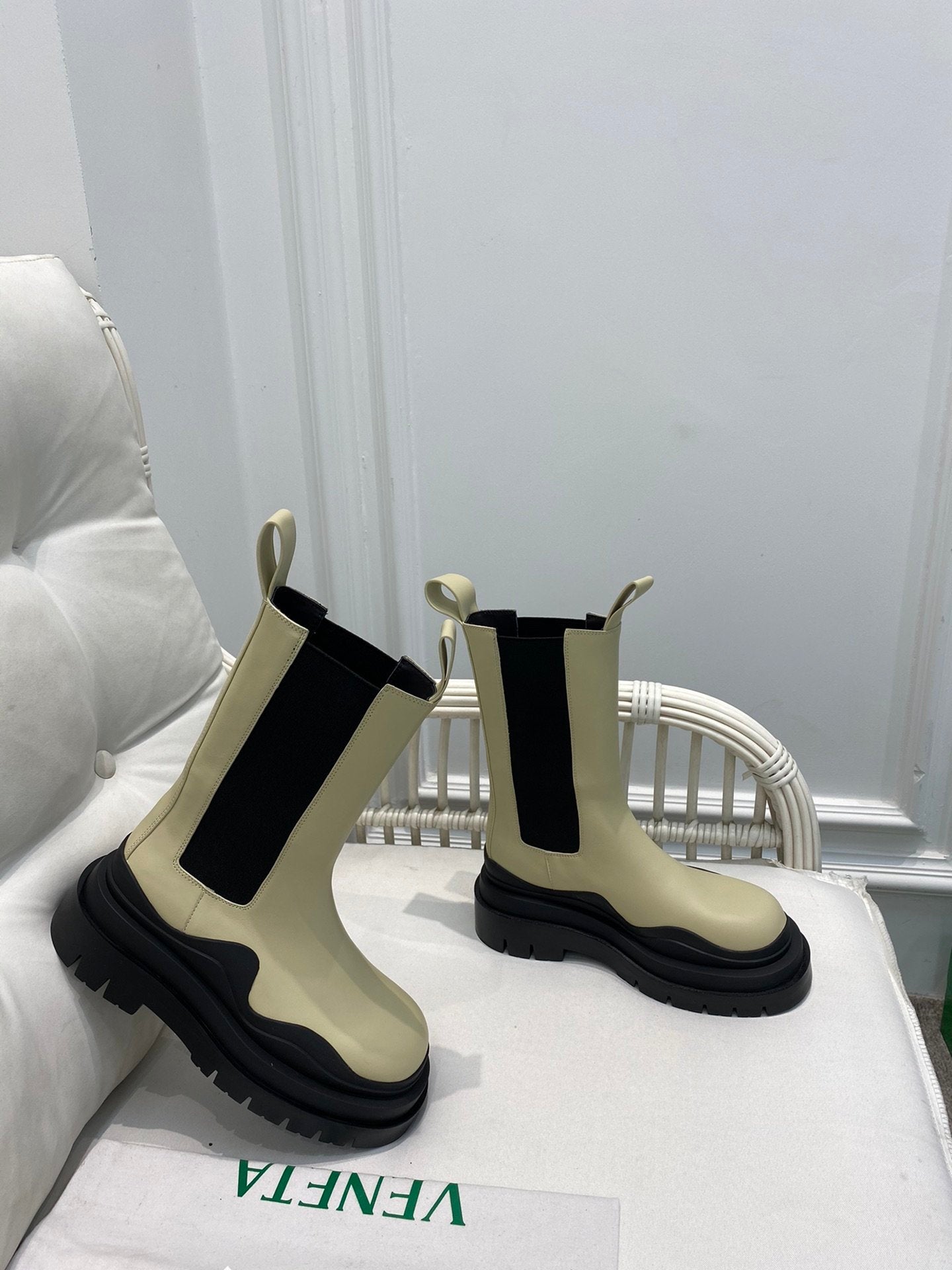 BO*TTEG*A Boots Lang