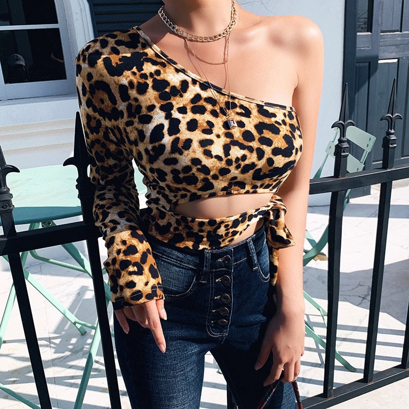 Cropped top im Leo Muster