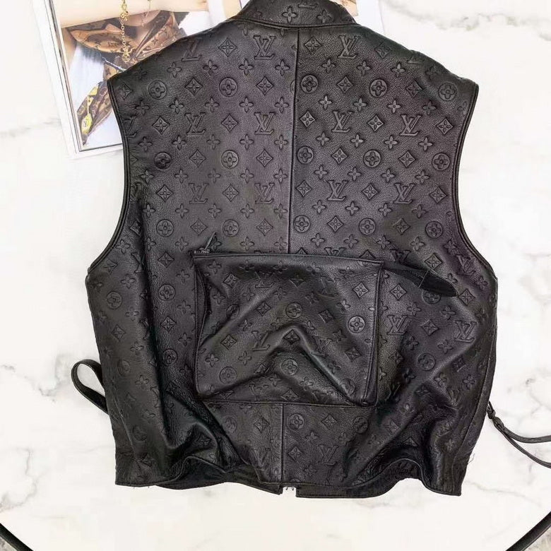 L*V VEST BALD ERHÄLTLICH