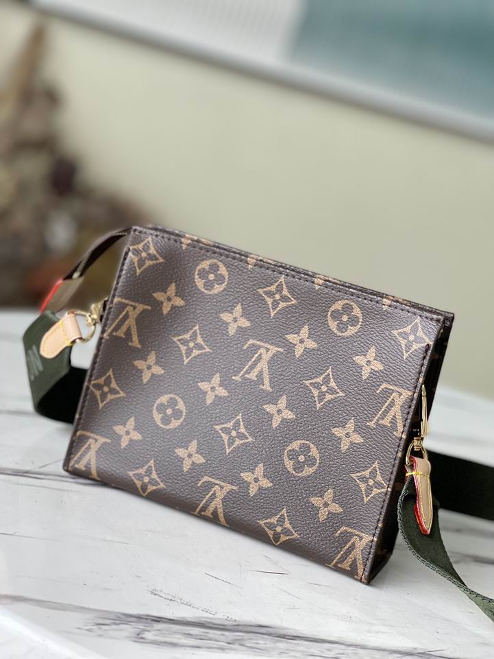 Monogram 19cm