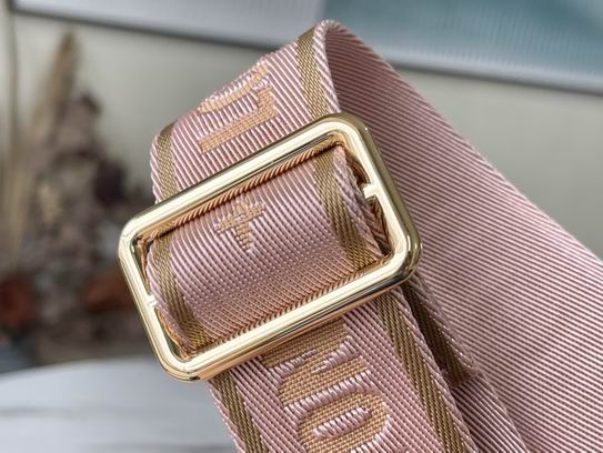 Monogram 19cm