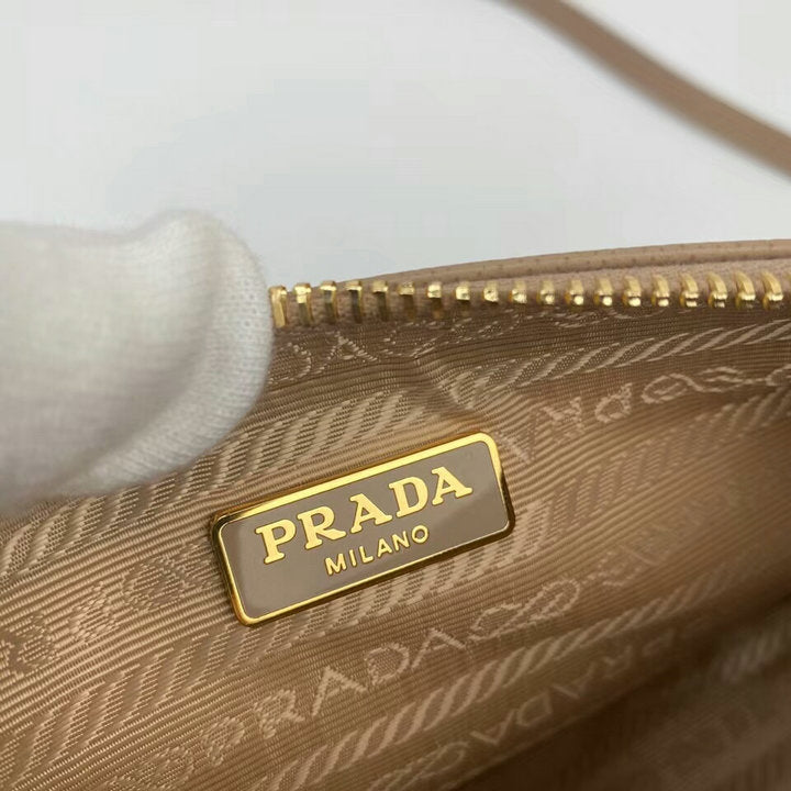 Prada  Re- Edition 2000