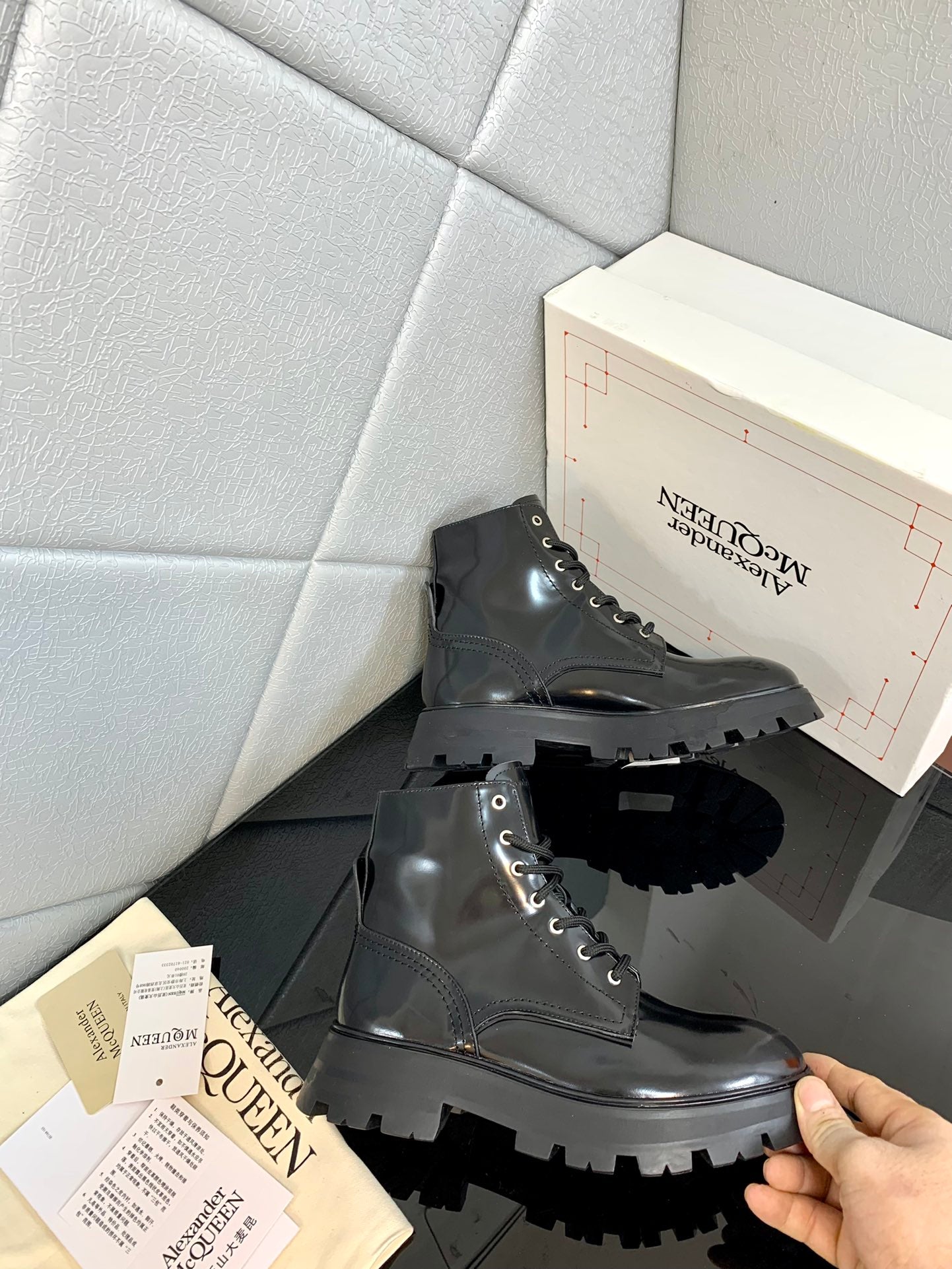 M*QUEE*N BOOTS