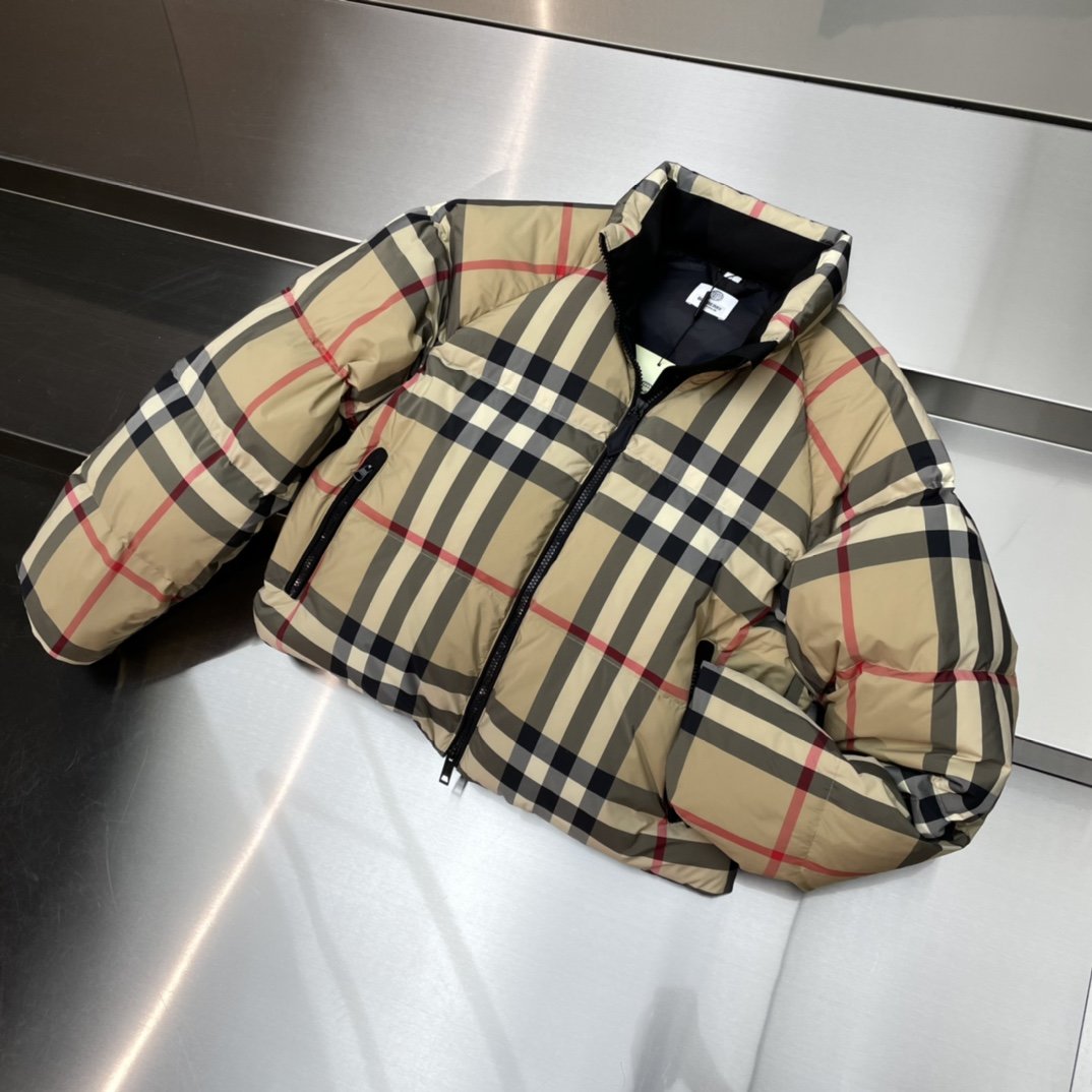 BUR*BER*RY DOWN JACKET