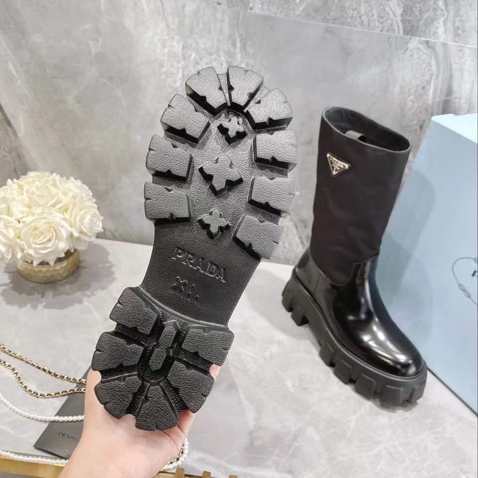 P*RA*DA STIEFEL