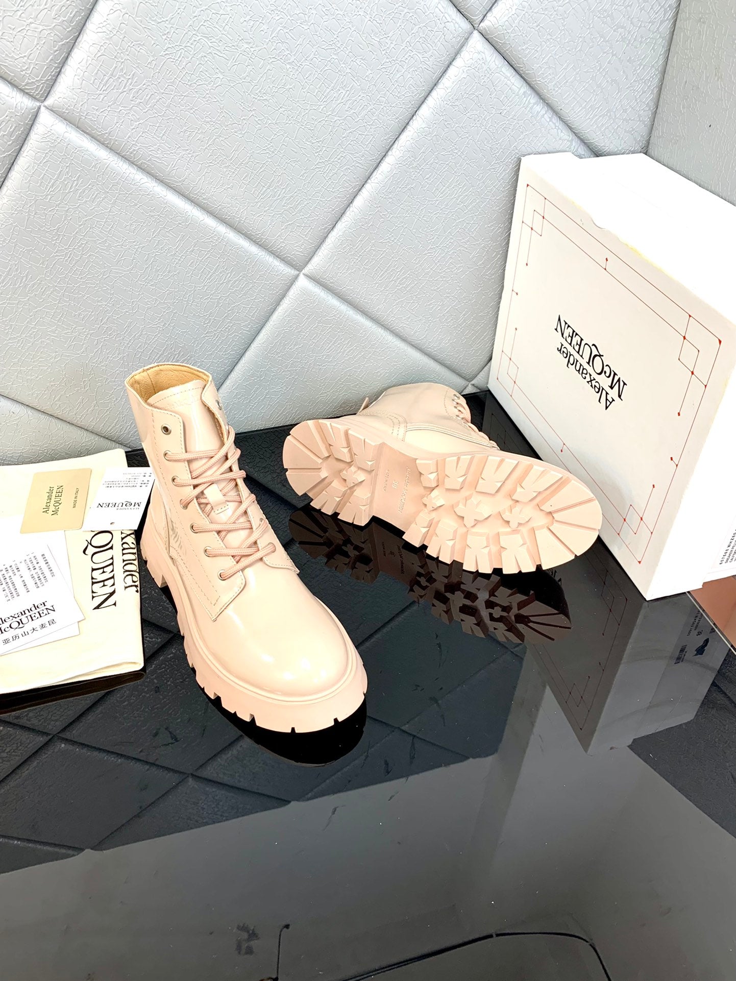 M*QUEE*N BOOTS