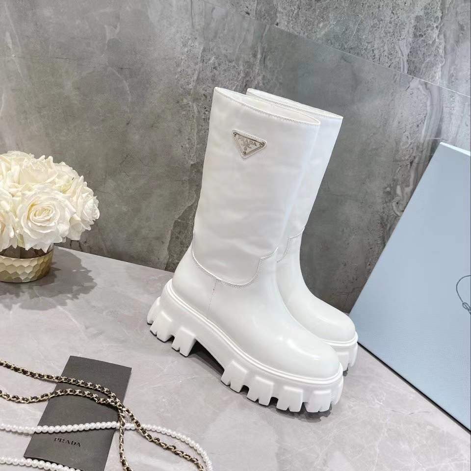 P*RA*DA STIEFEL