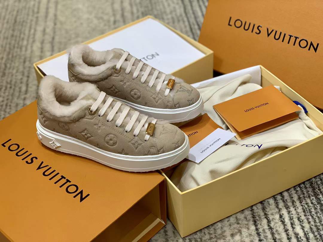 L*V Sneaker