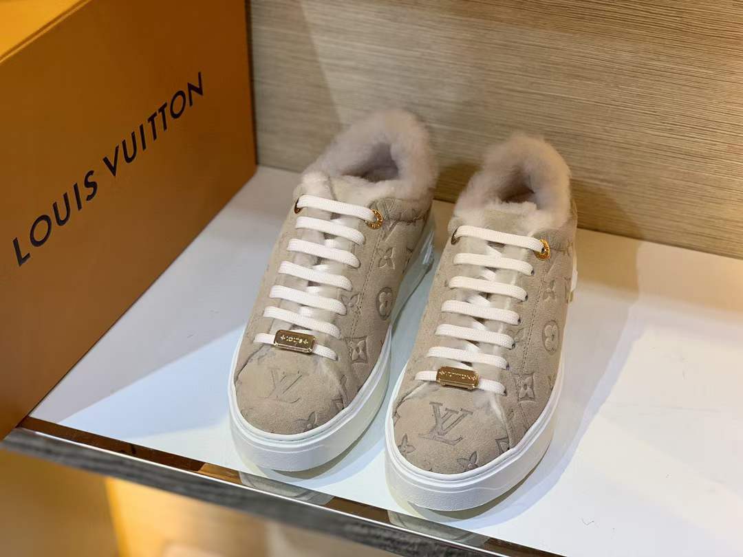 L*V Sneaker