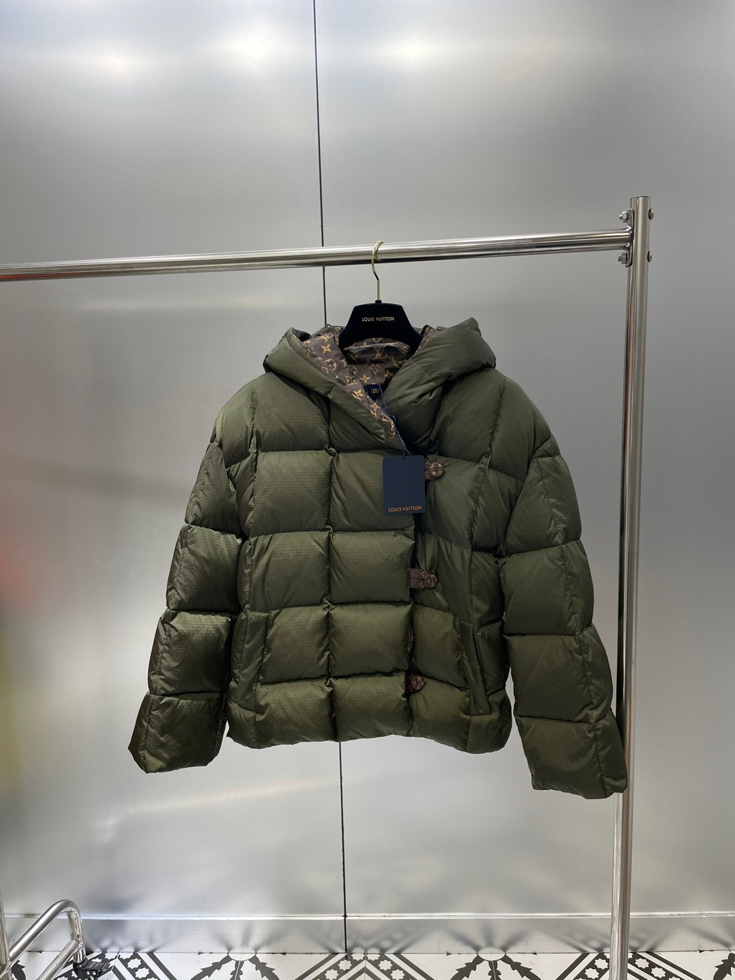 L*V JACKE