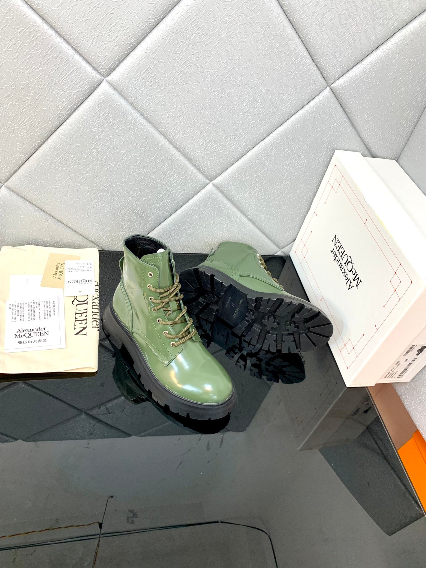 M*QUEE*N BOOTS