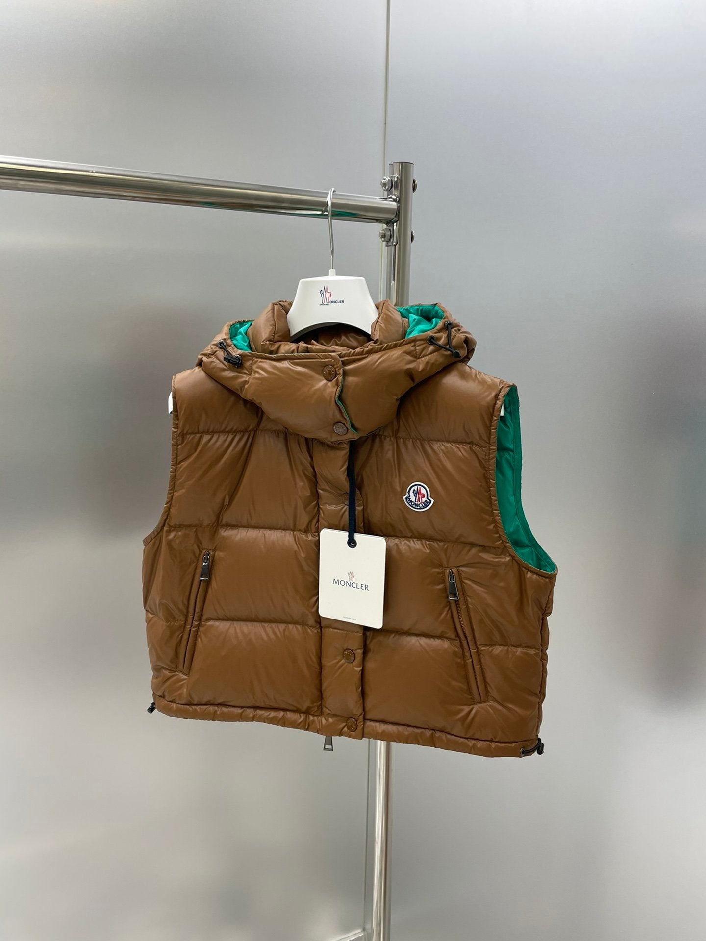 MONC*LE*R WESTE