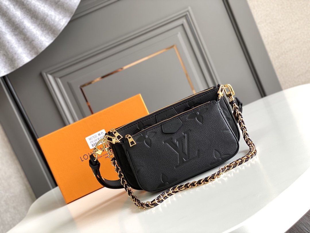 LV Multi Pochette