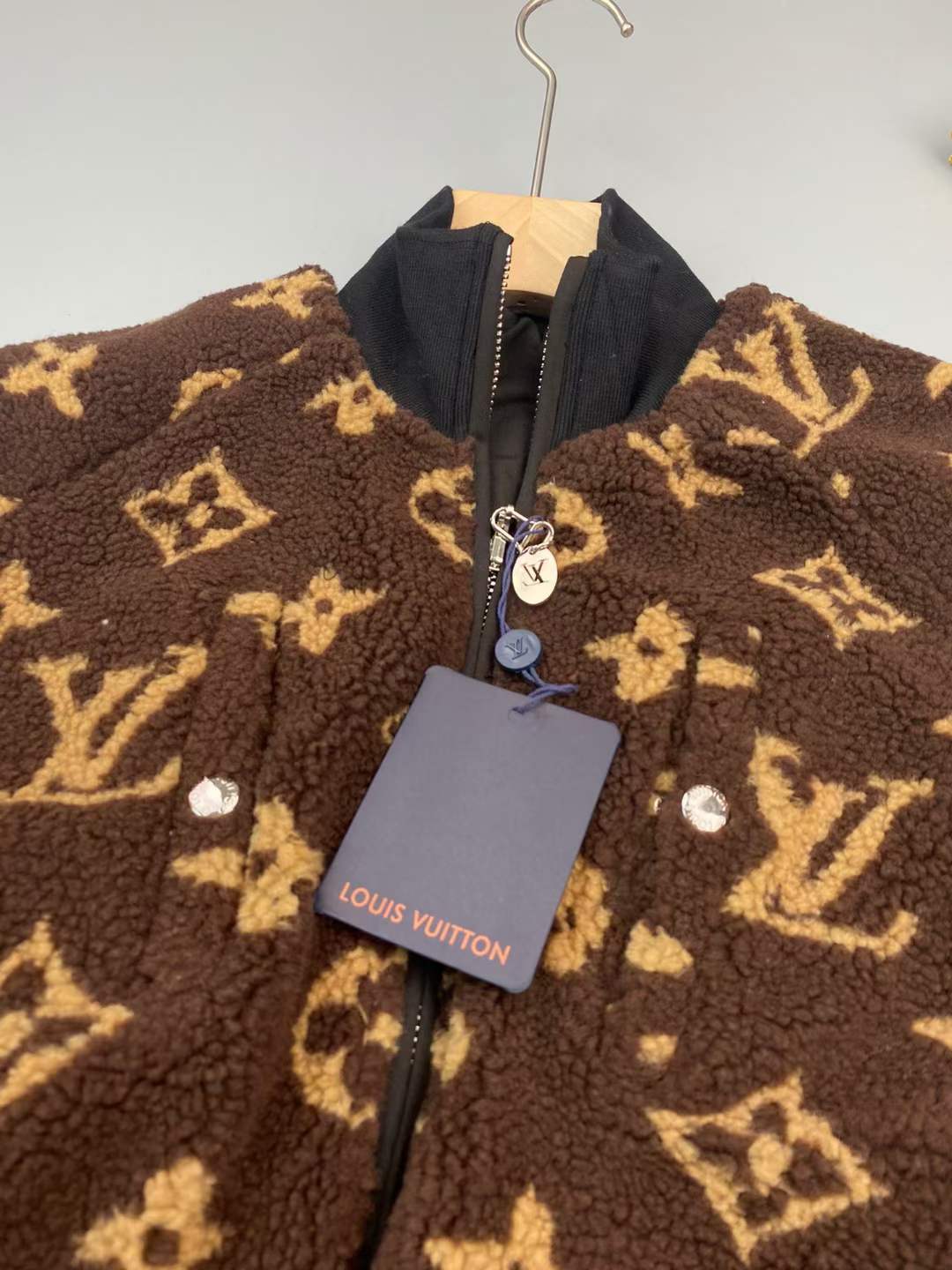 L*V Plüschjacke